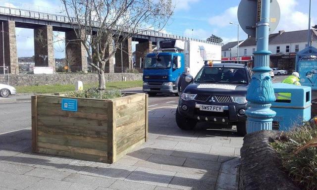 Dave Dobson for making these fabulous replacement olive planters from timber donated by Solo Building Supplies
